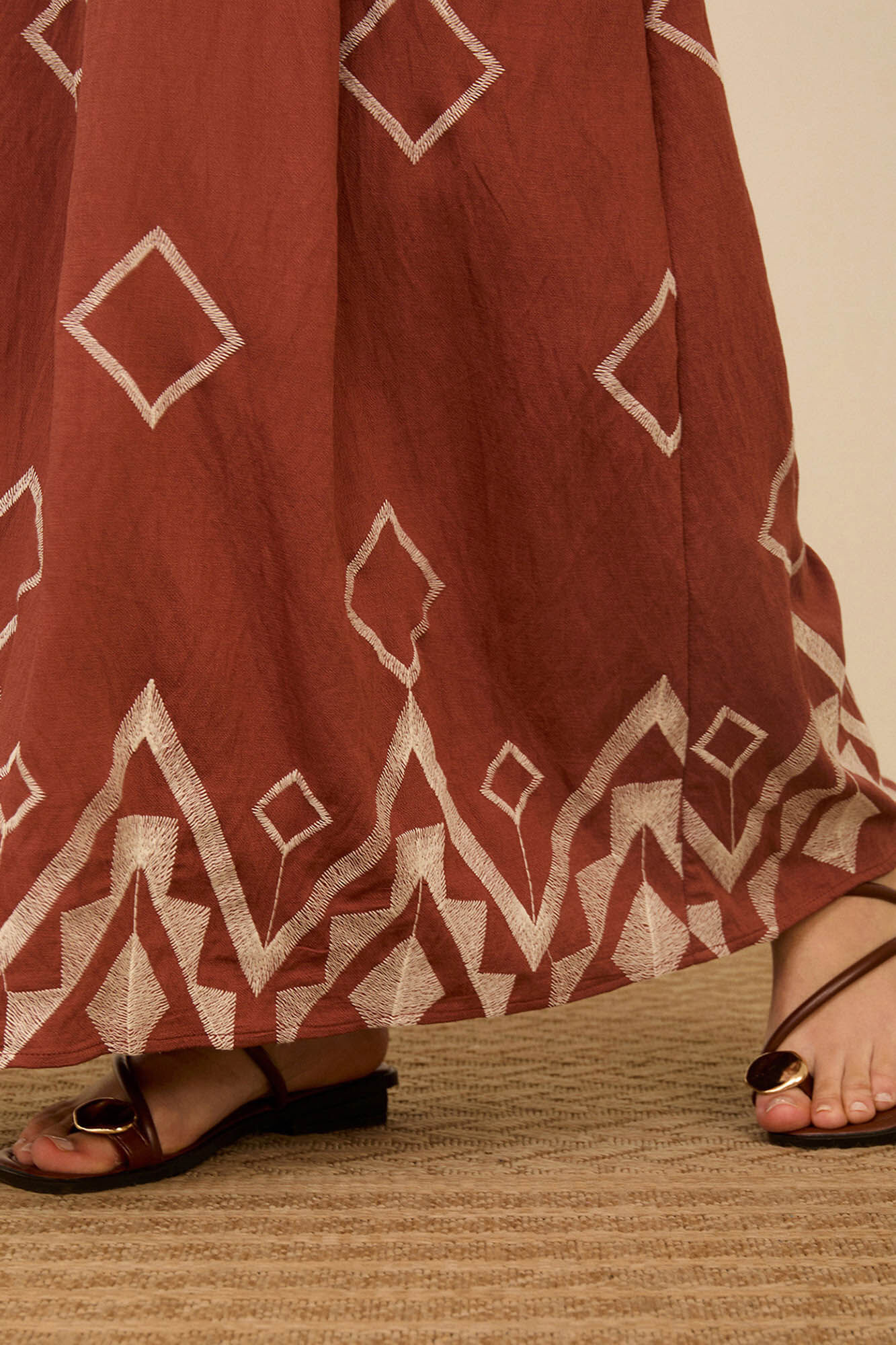Meisie Embroidered long skirt Coral