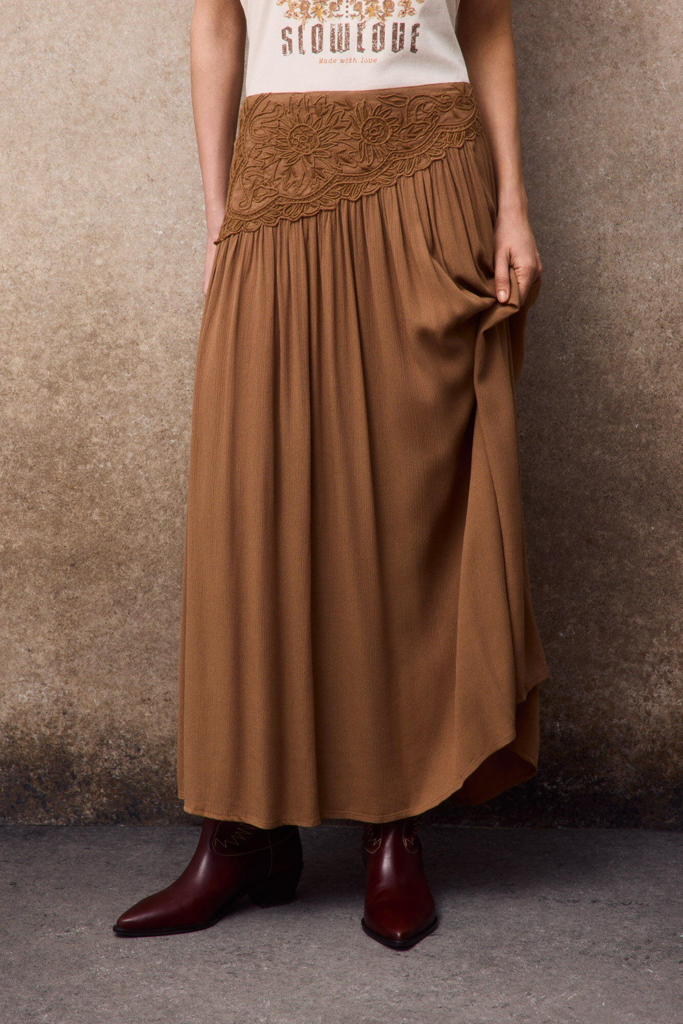 Slowlove Saia midi com bordado