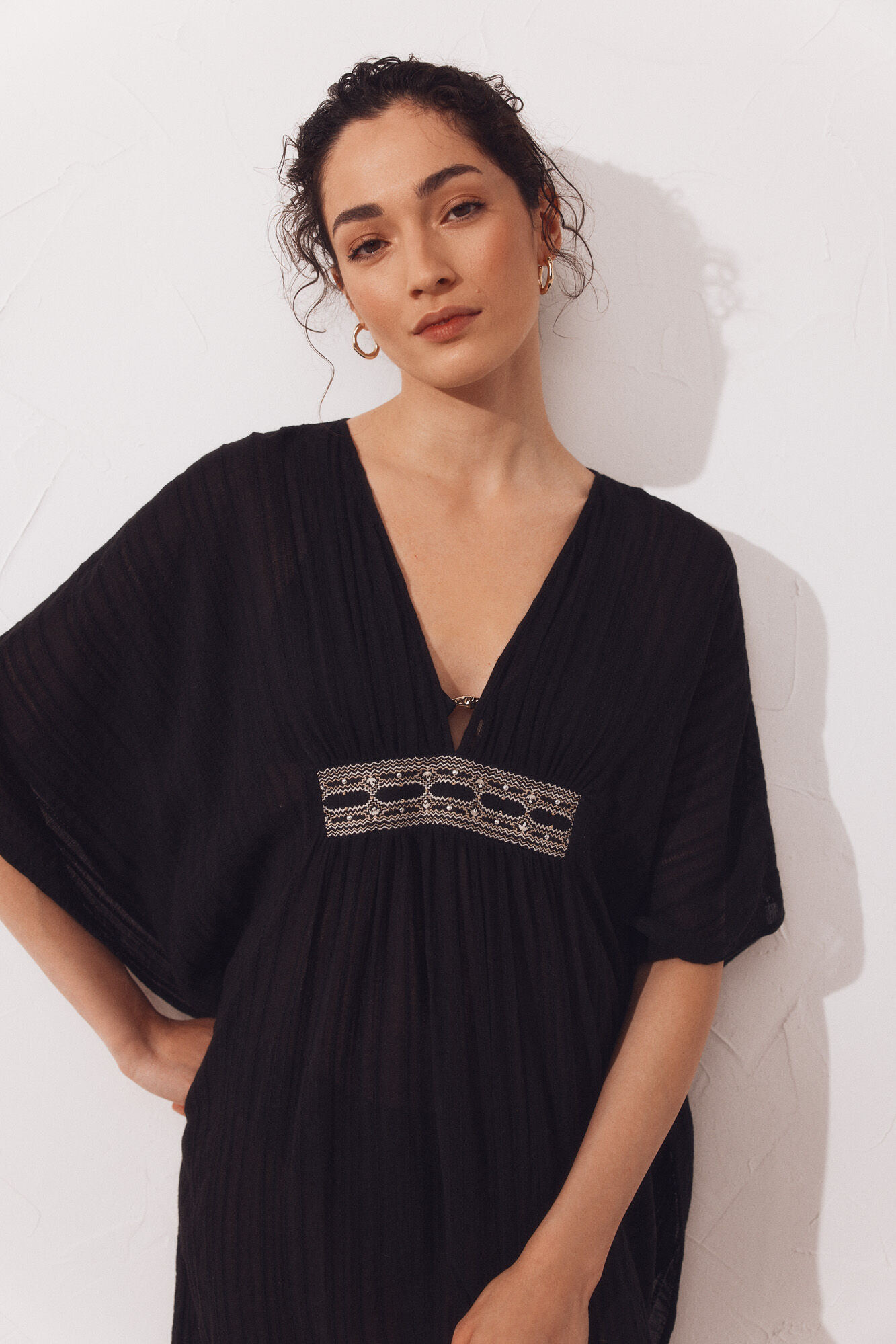 Cortefiel Short wide embroidered kaftan Black