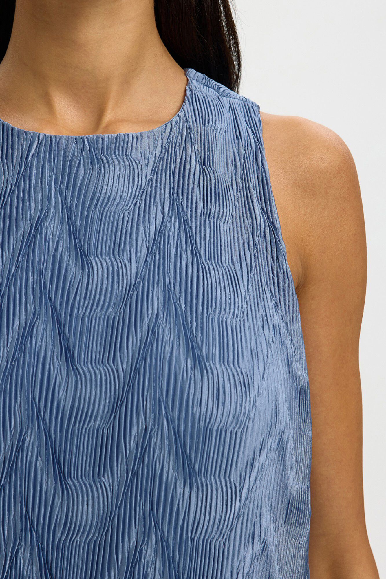 Selected Vestido comprido em tecido plissado