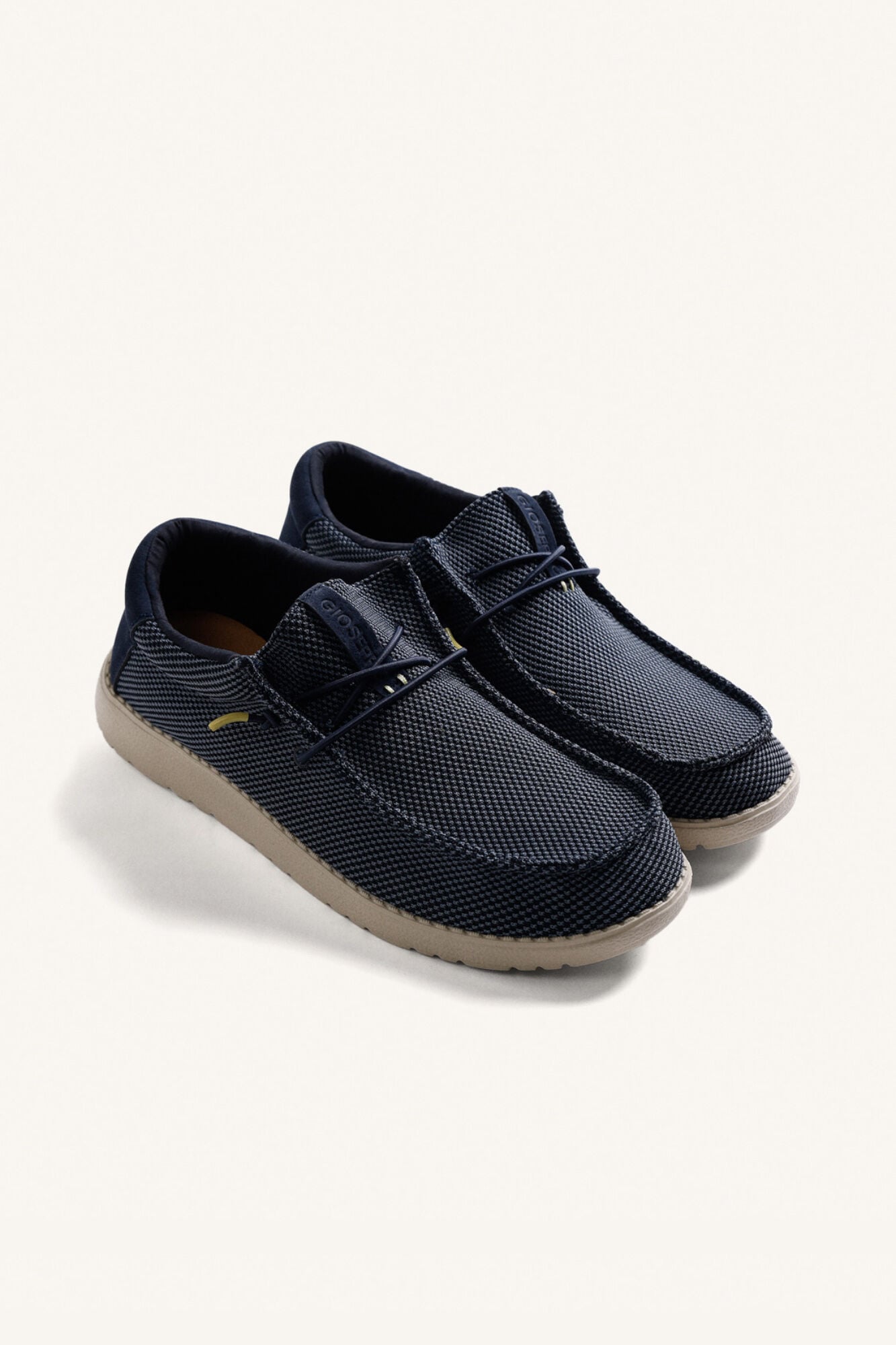 Gioseppo Mocassins estilo wallabees