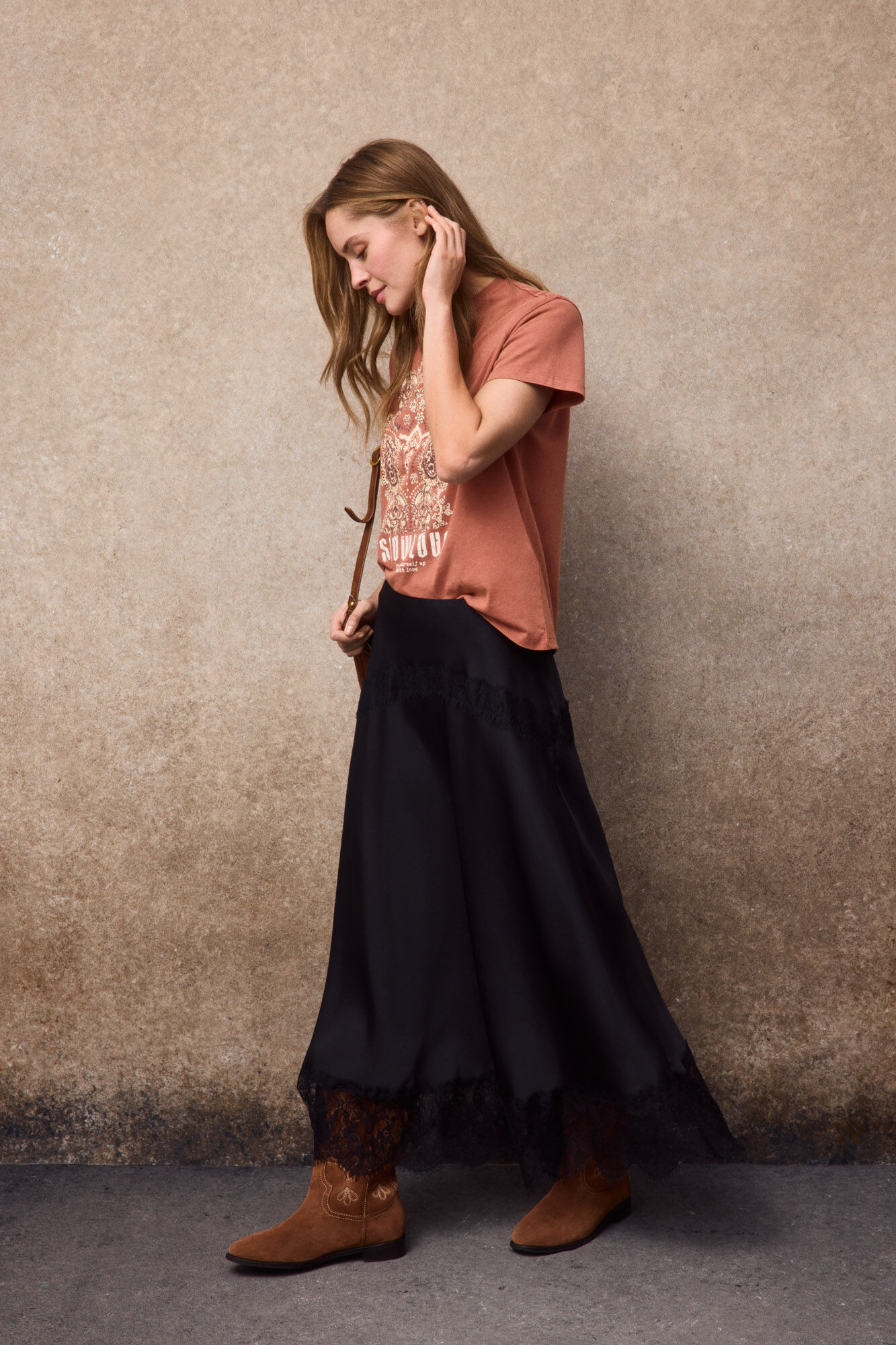 Slowlove Saia midi em cetim e renda Preto