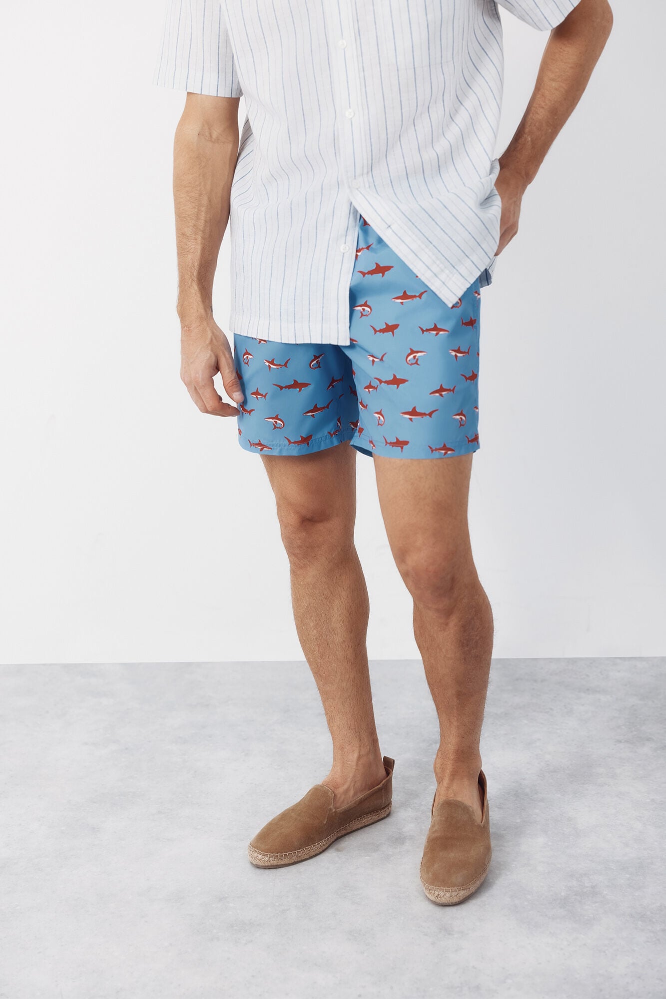 Cortefiel Ba&ntilde;ador estampado tiburones grandes