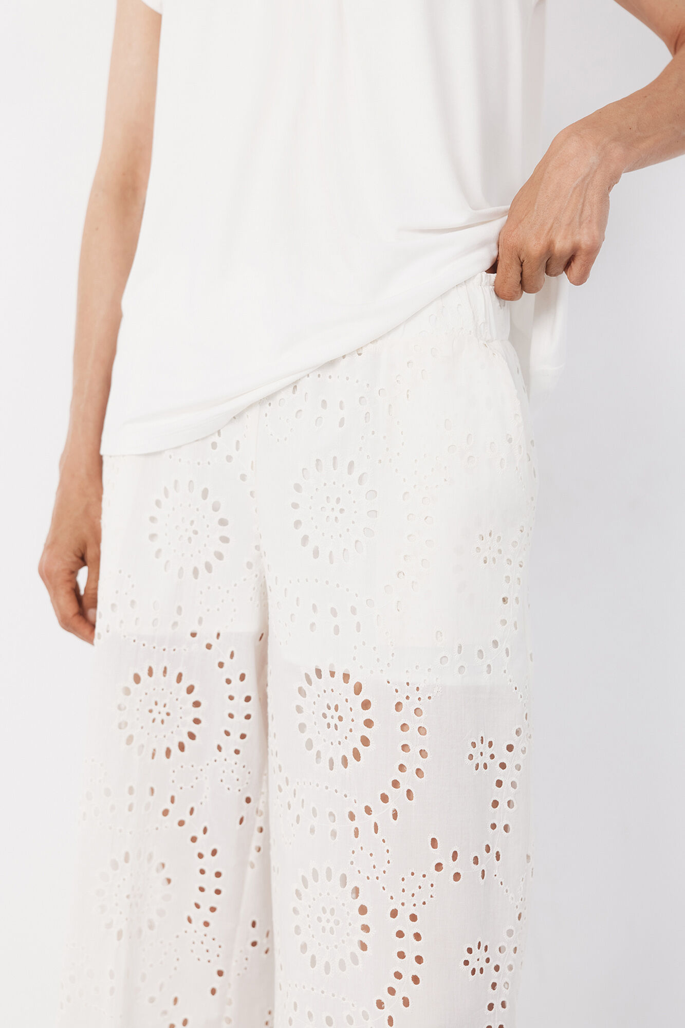 Cortefiel Embroidered women's trousers Ivory