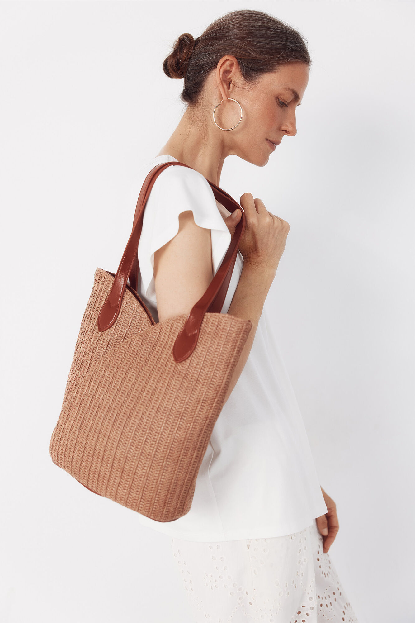 Cortefiel Raffia cut-out bag Beige