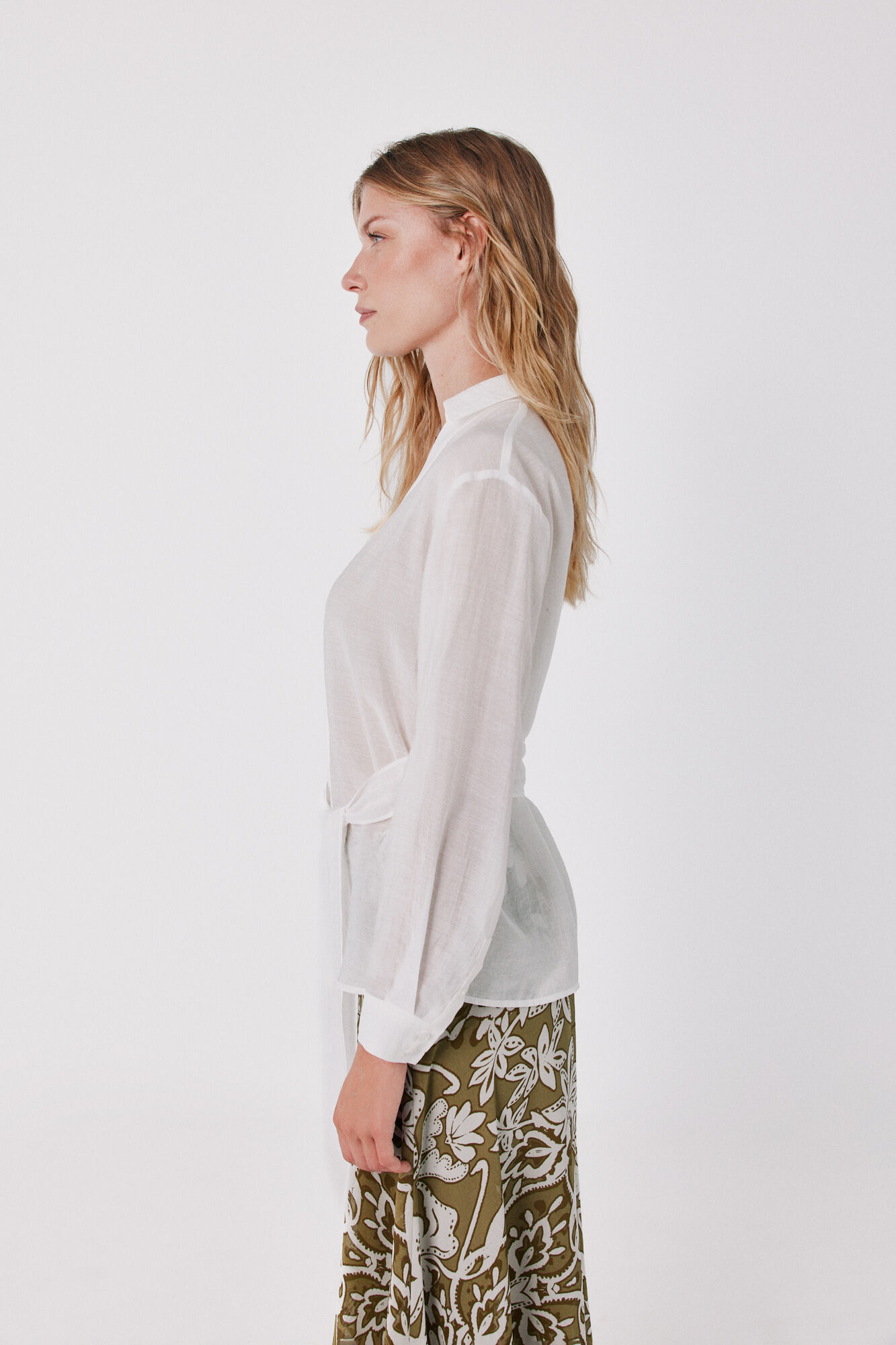 Cortefiel Blusa cruzada leve Branco