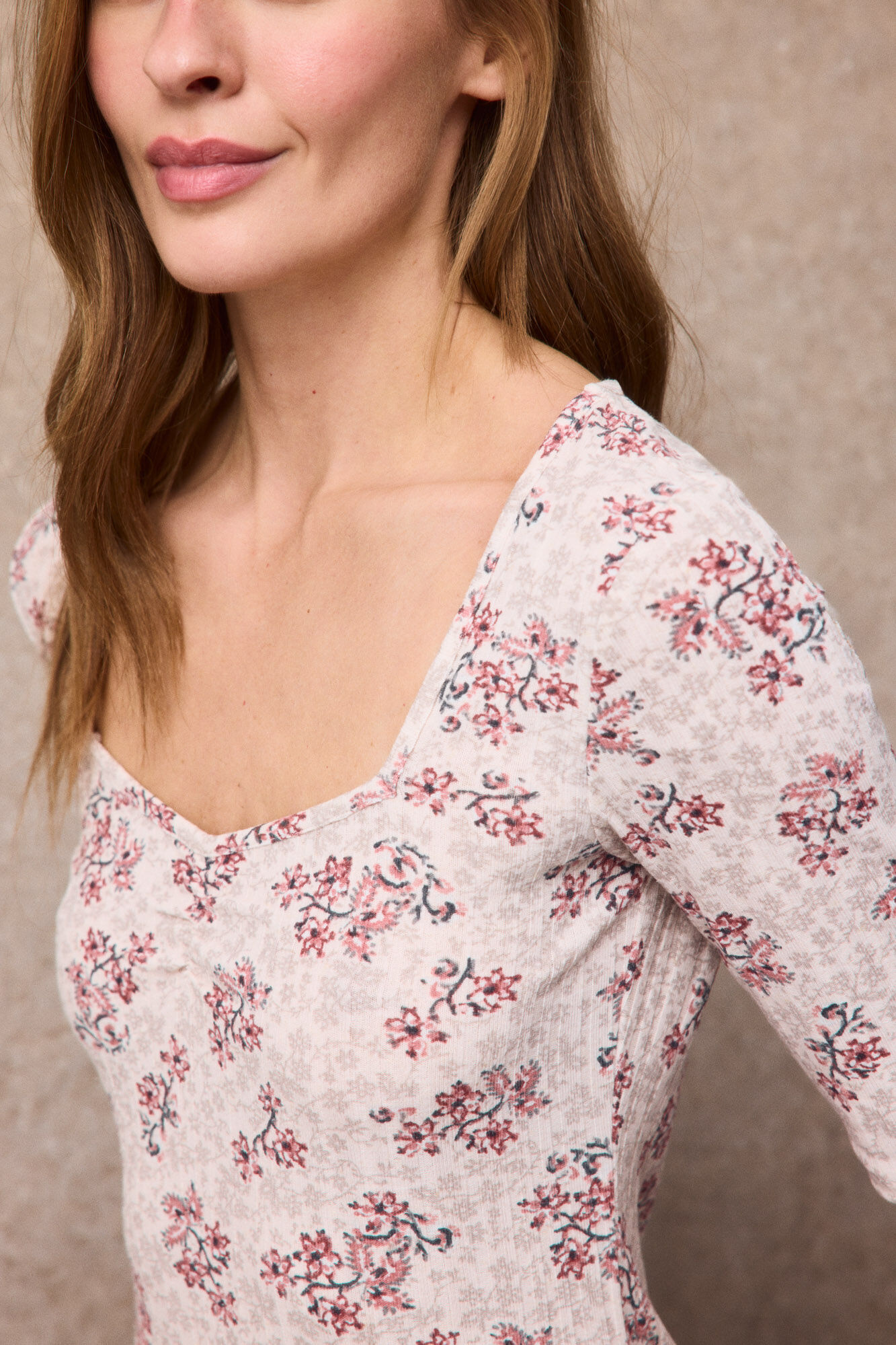 Slowlove Top frunce escote pico