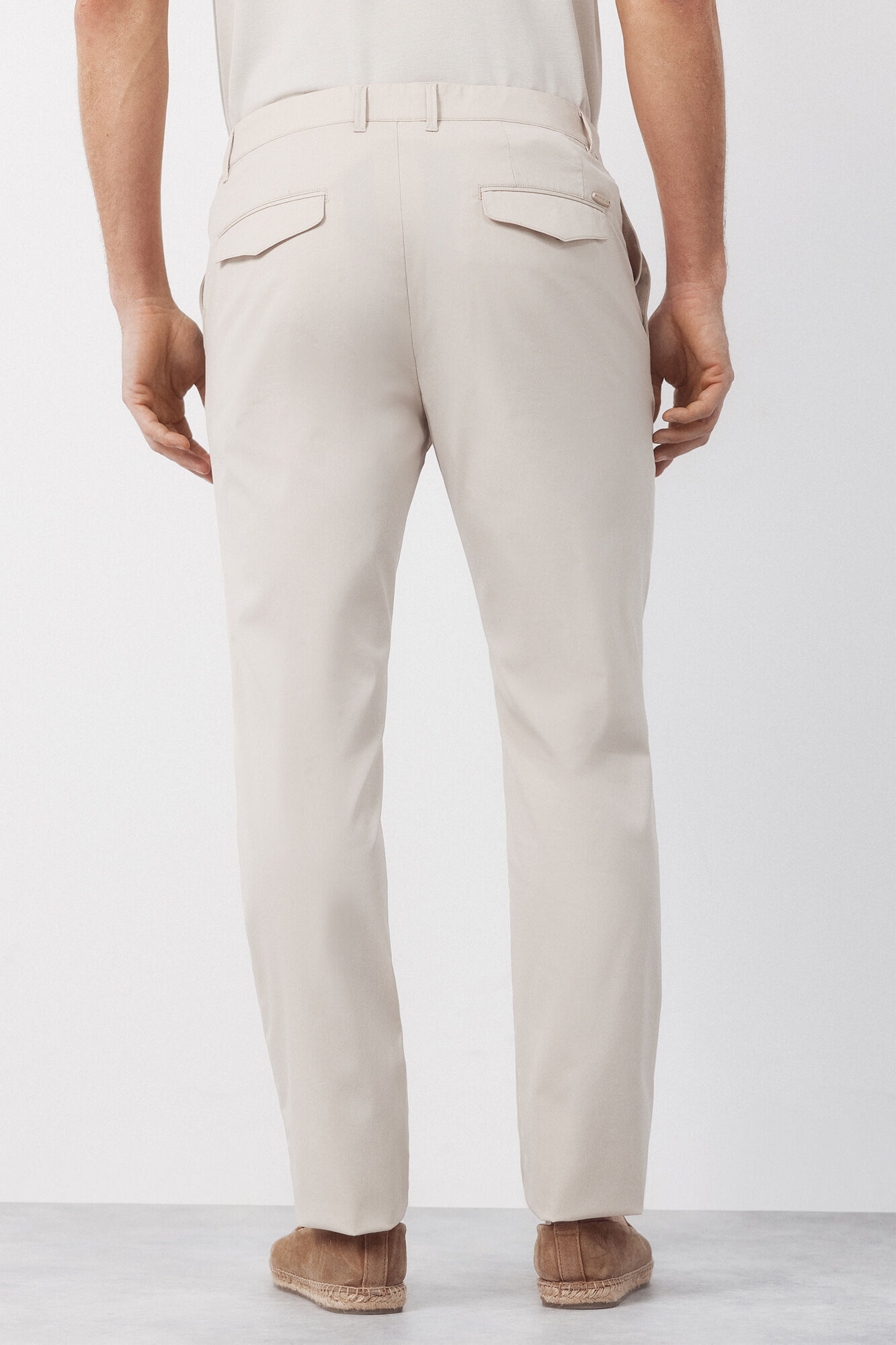 Cortefiel Lightweight slim technical chinos Beige