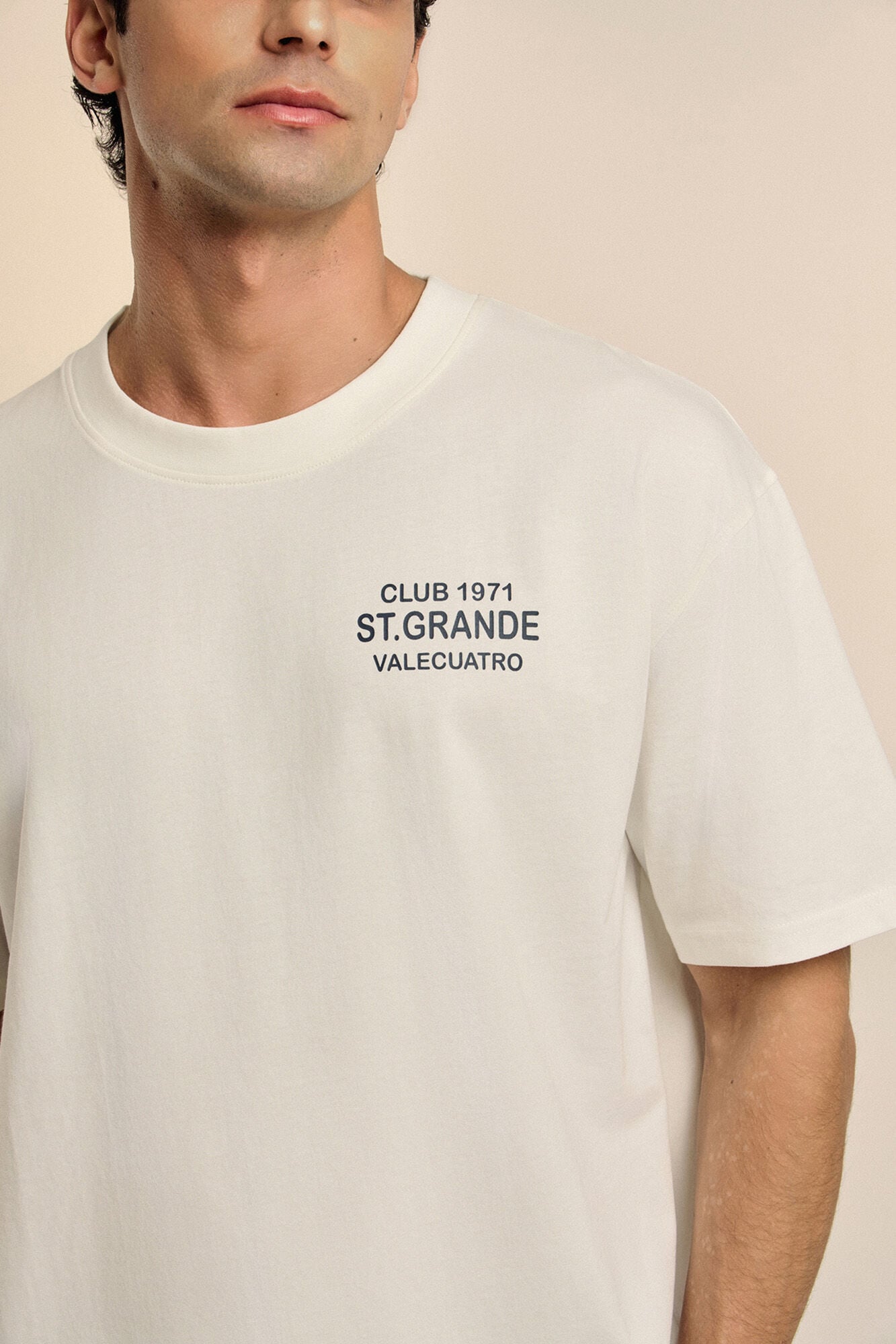 Valecuatro Camiseta com texto grande Ecru