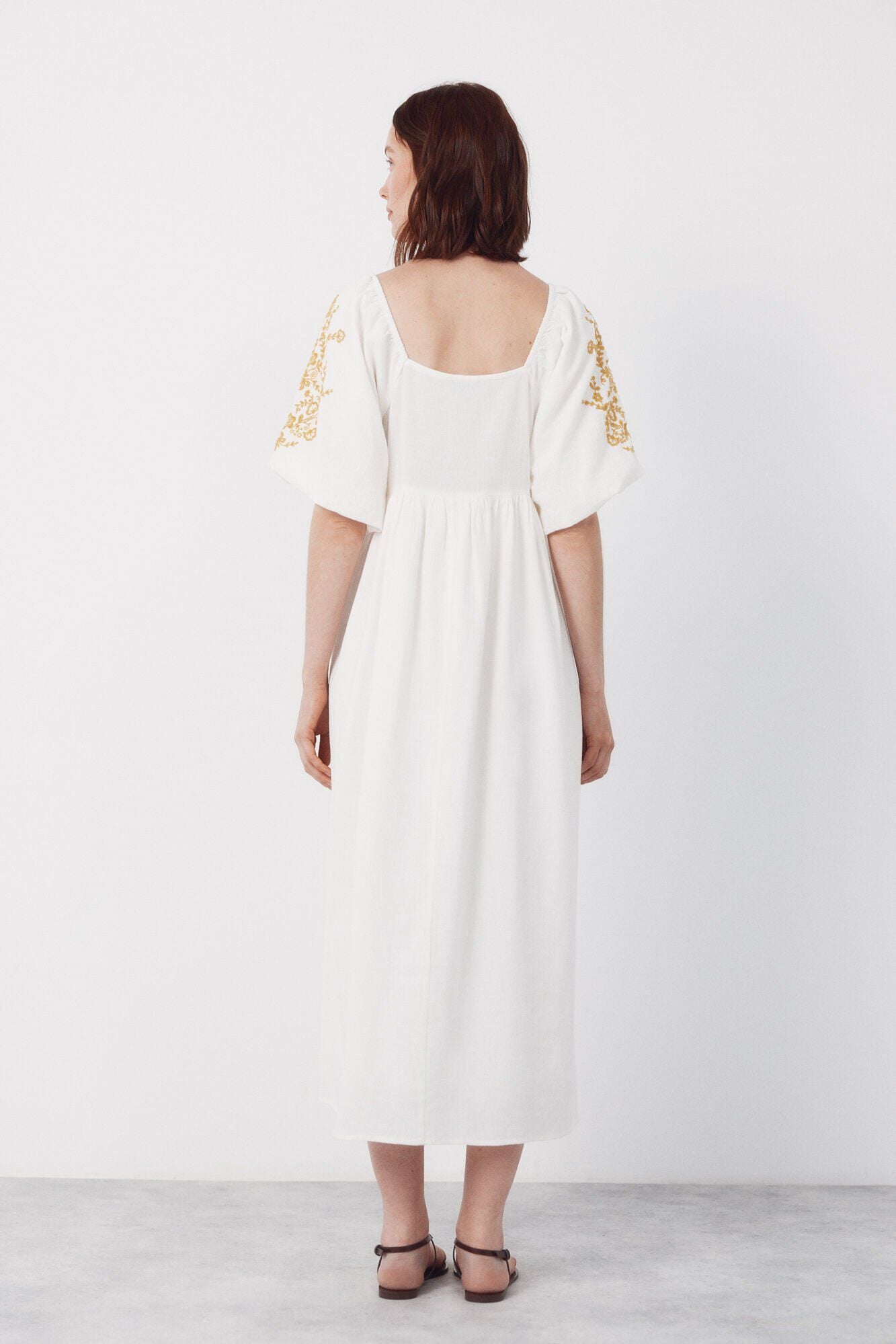 Cortefiel Vestido bordado Branco