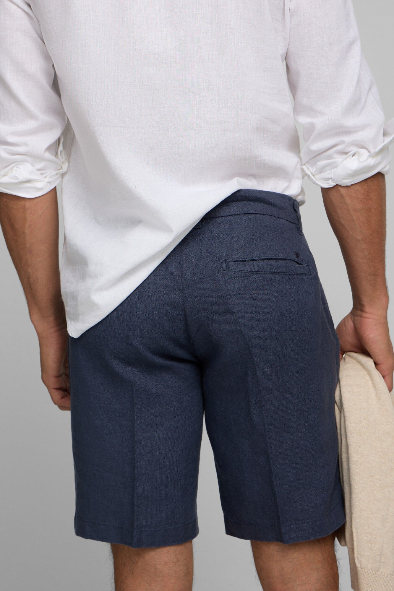 Silbon Bermuda lisa em linho &iacute;ndigo Azul