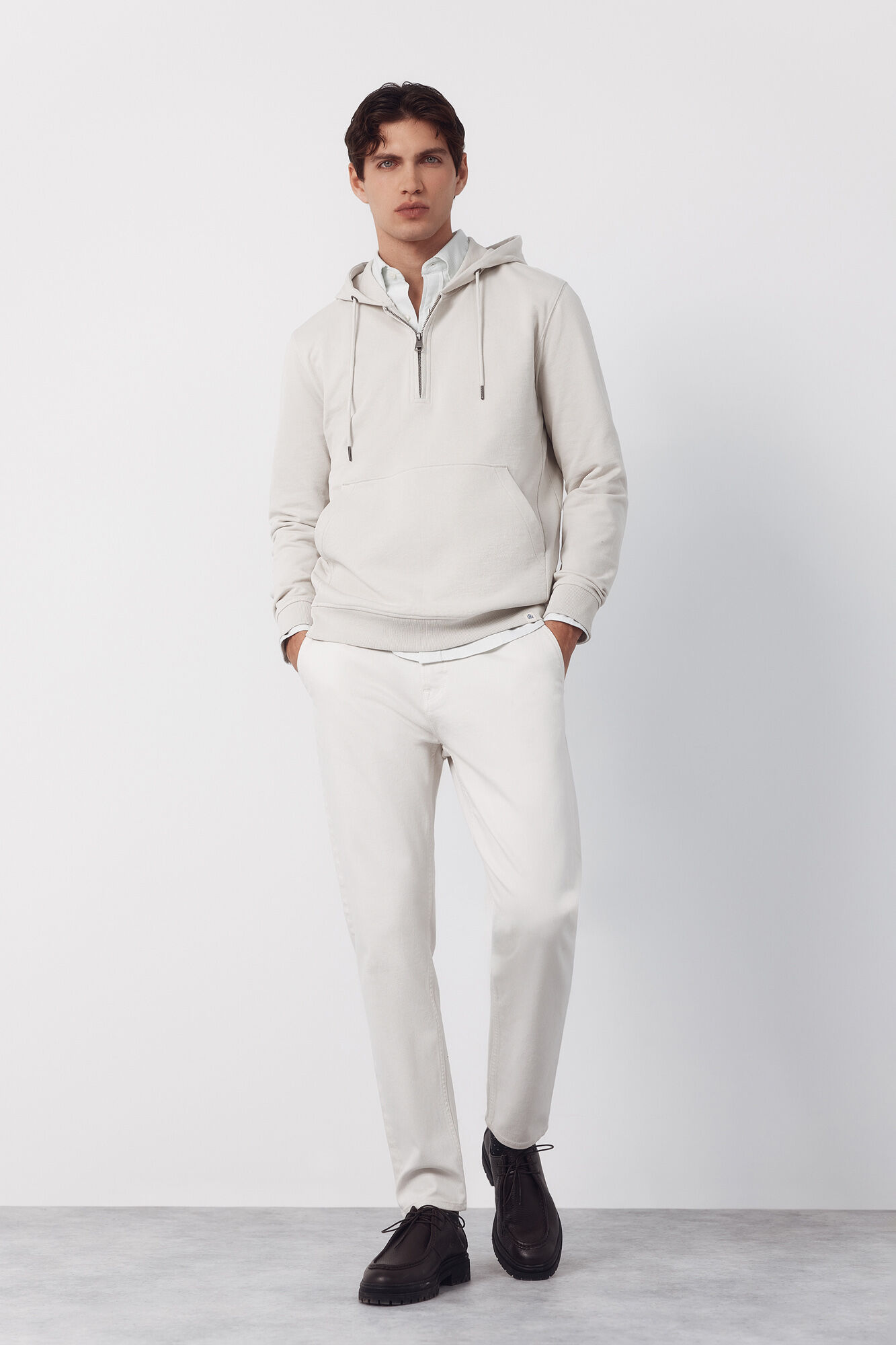Cortefiel Sweatshirt com capuz Tostado