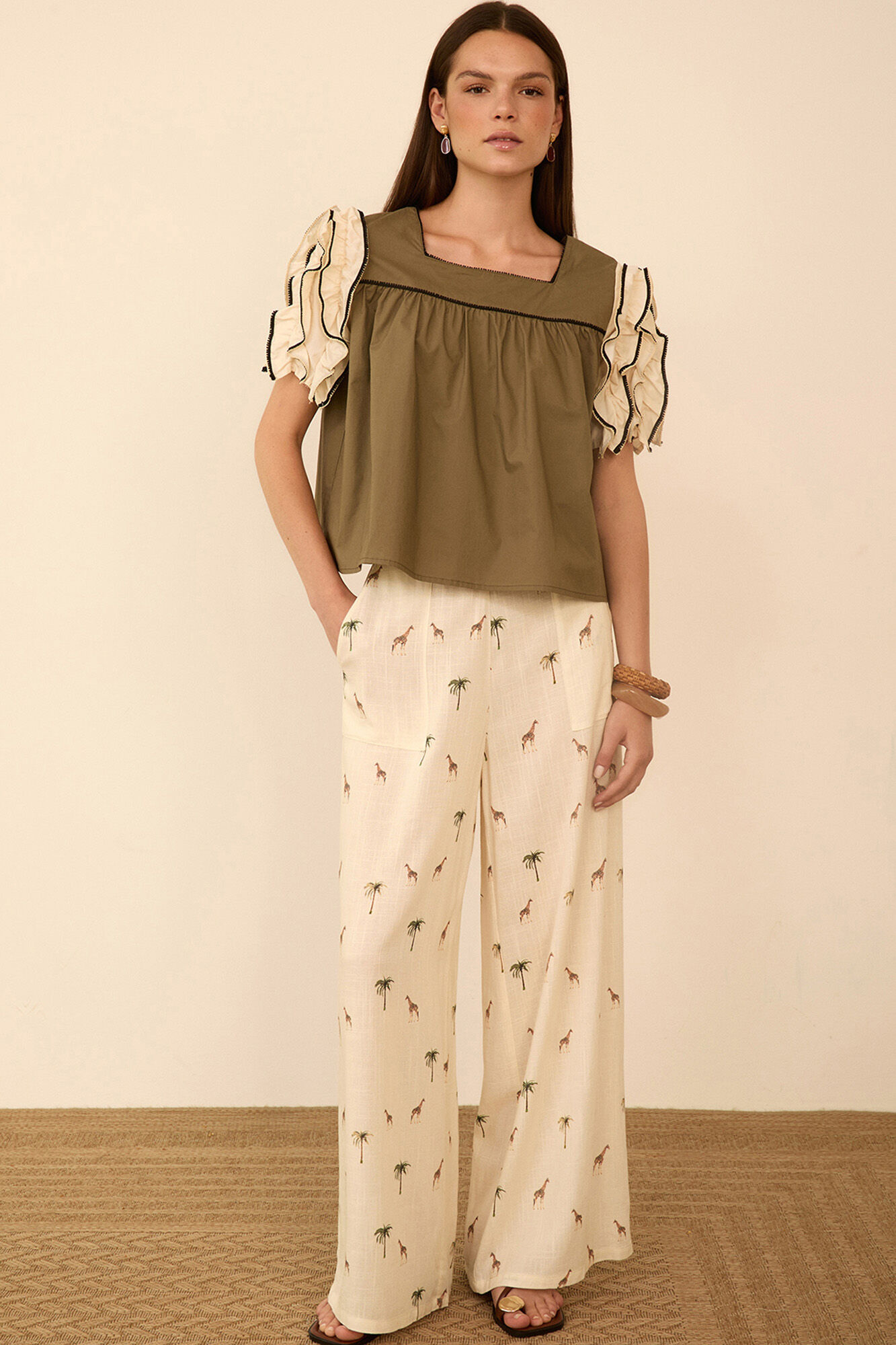 Meisie Short sleeve ruffle blouse