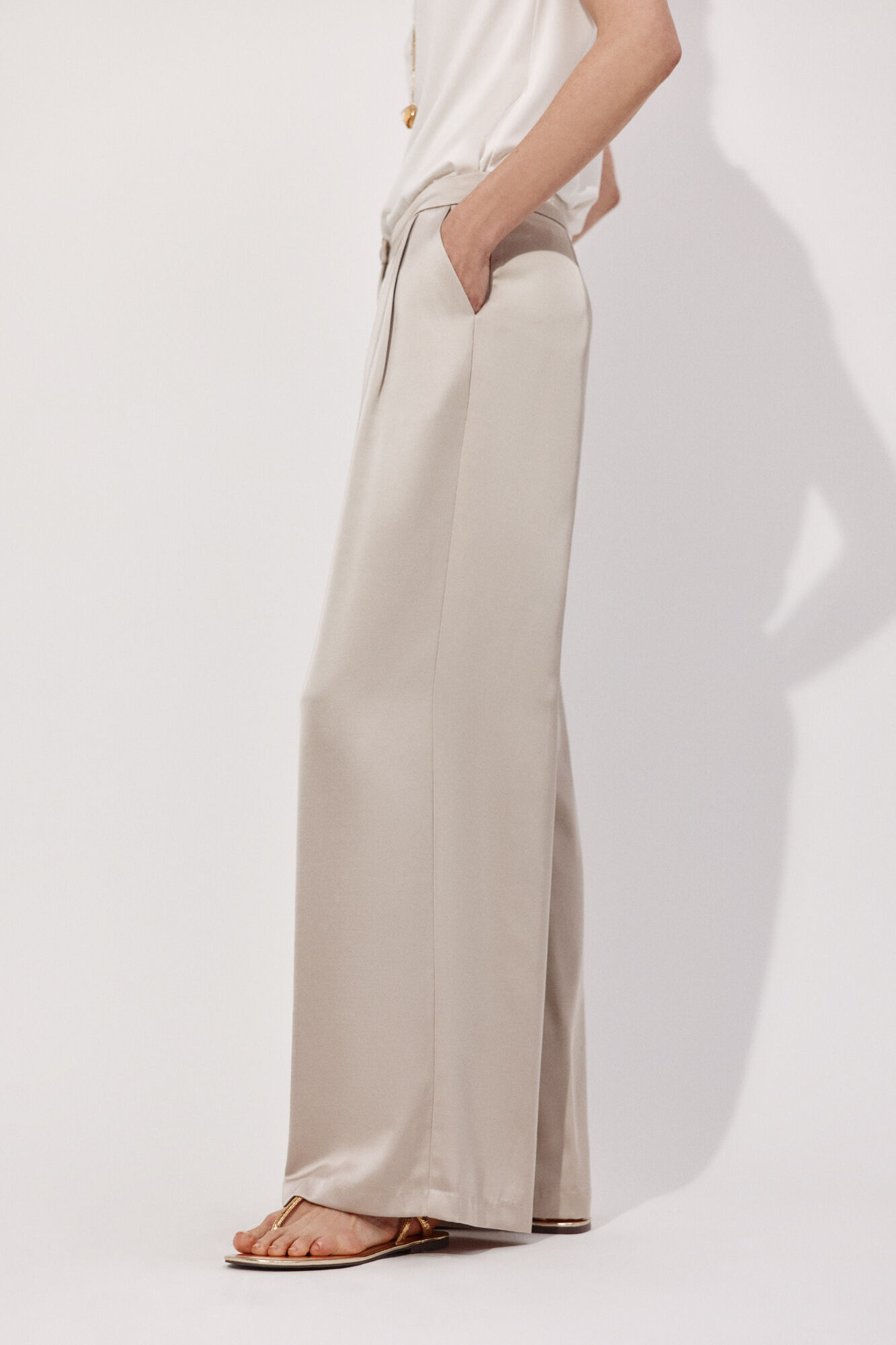 Cortefiel Palazzo trousers with pleats Beige