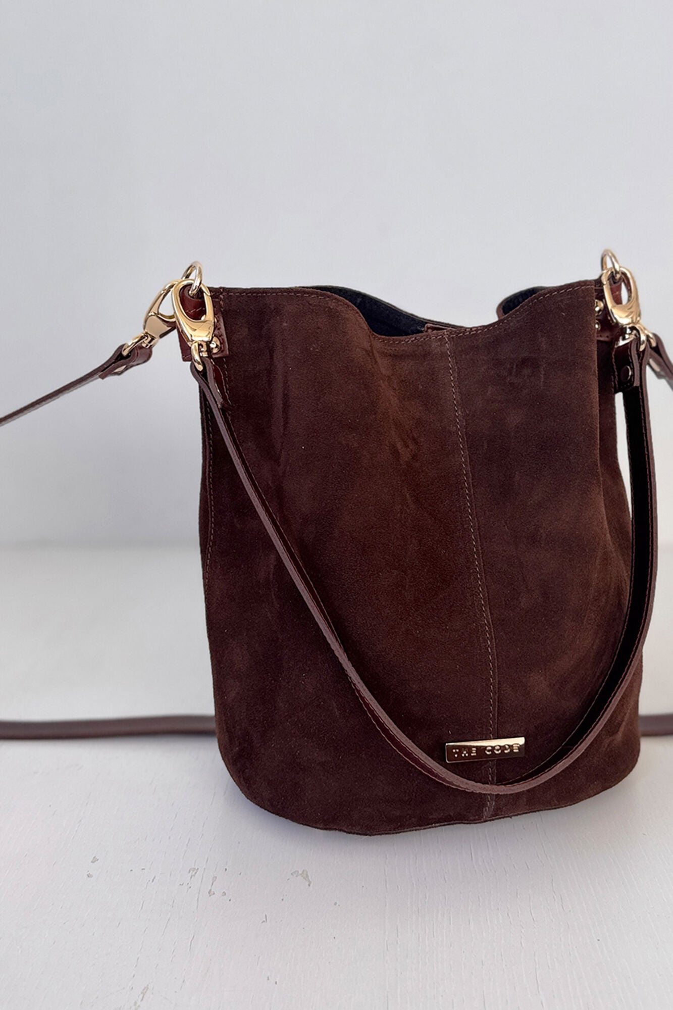 The Code Bucket bag Julieta Castanho