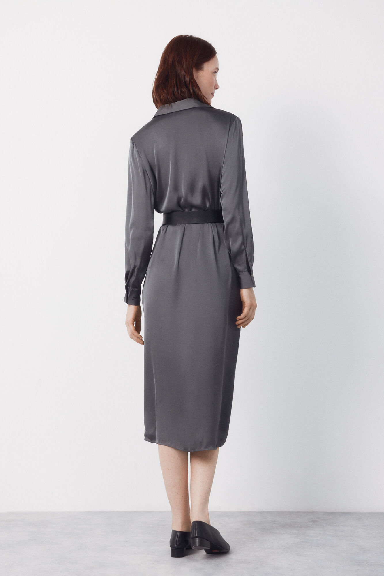Cortefiel Vestido camisa de cetim Cinzento