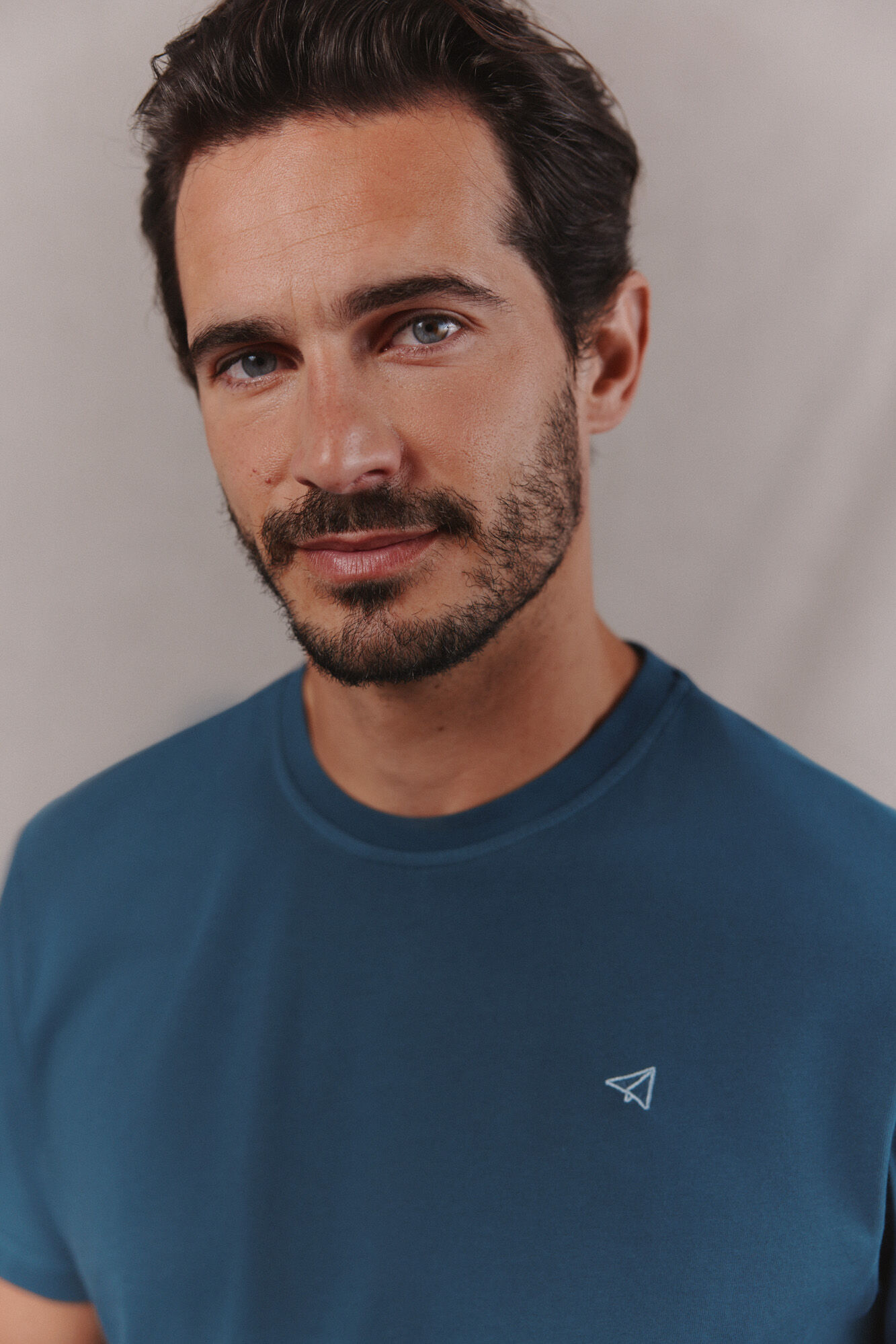 OOTO Washed basic T-shirt with airplane embroidery Blue