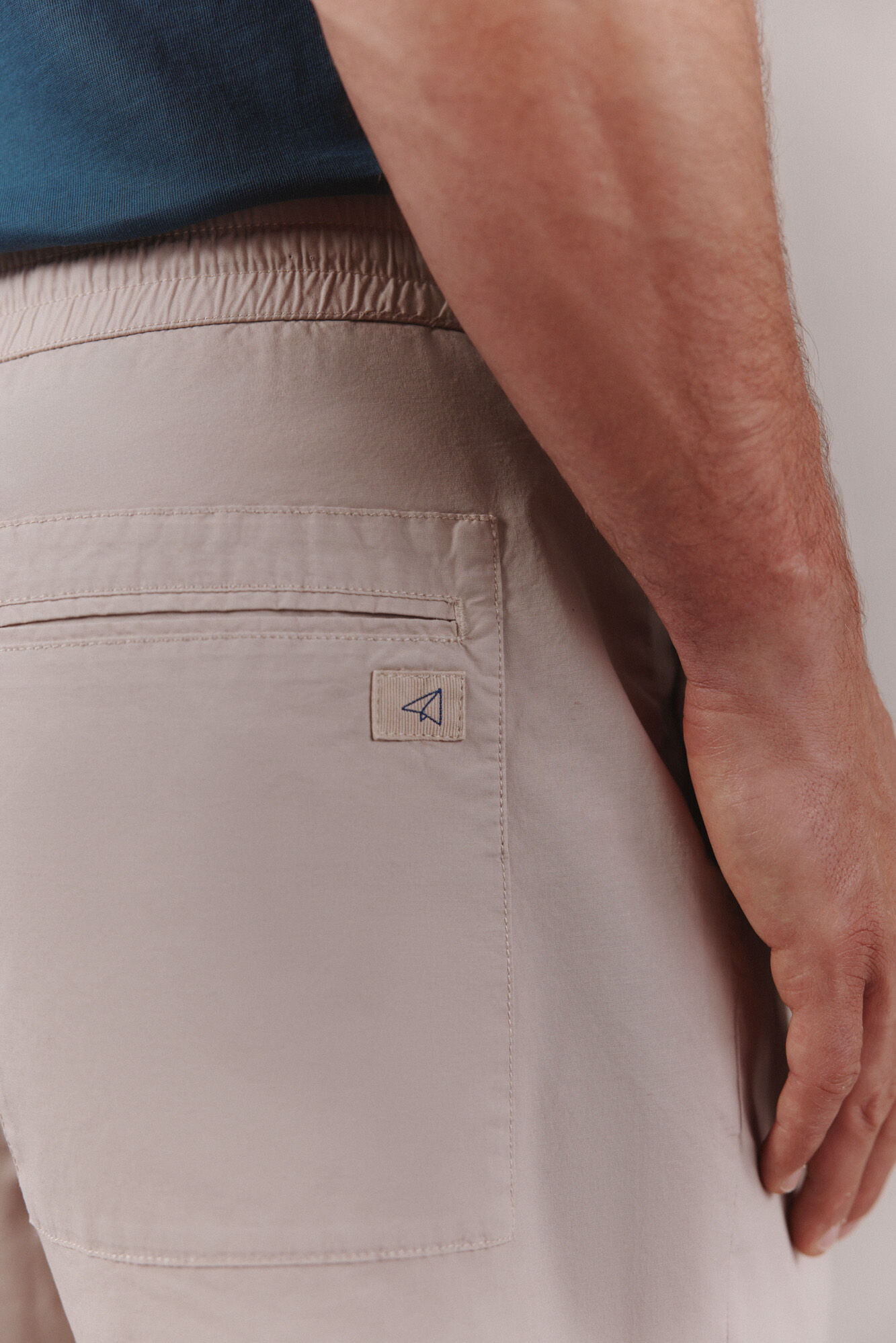 OOTO Lightweight poplin regular Bermuda shorts Beige