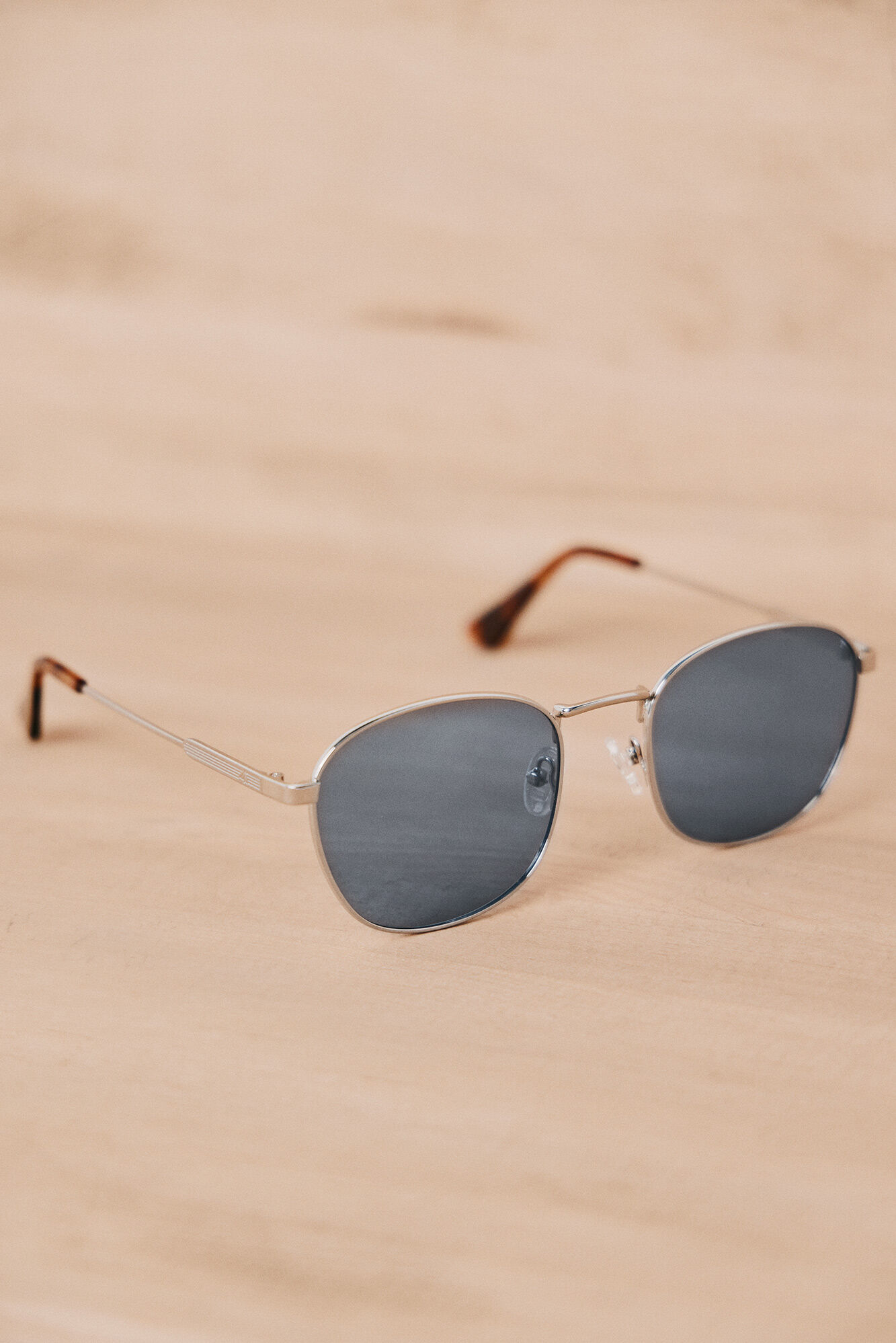 OOTO Milan. Silver metal sunglasses
