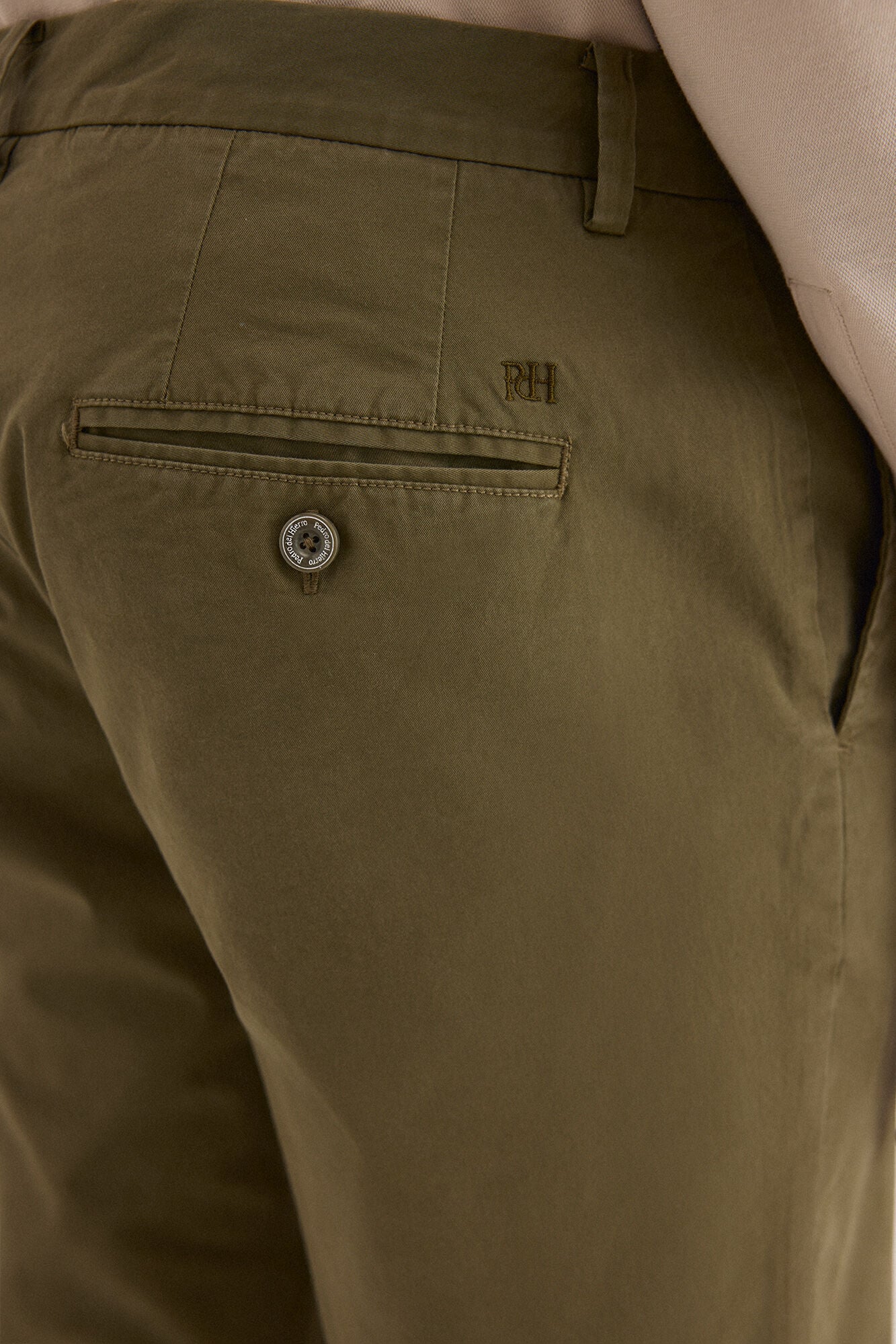 Pedro del Hierro Regular chino Bermuda shorts Green