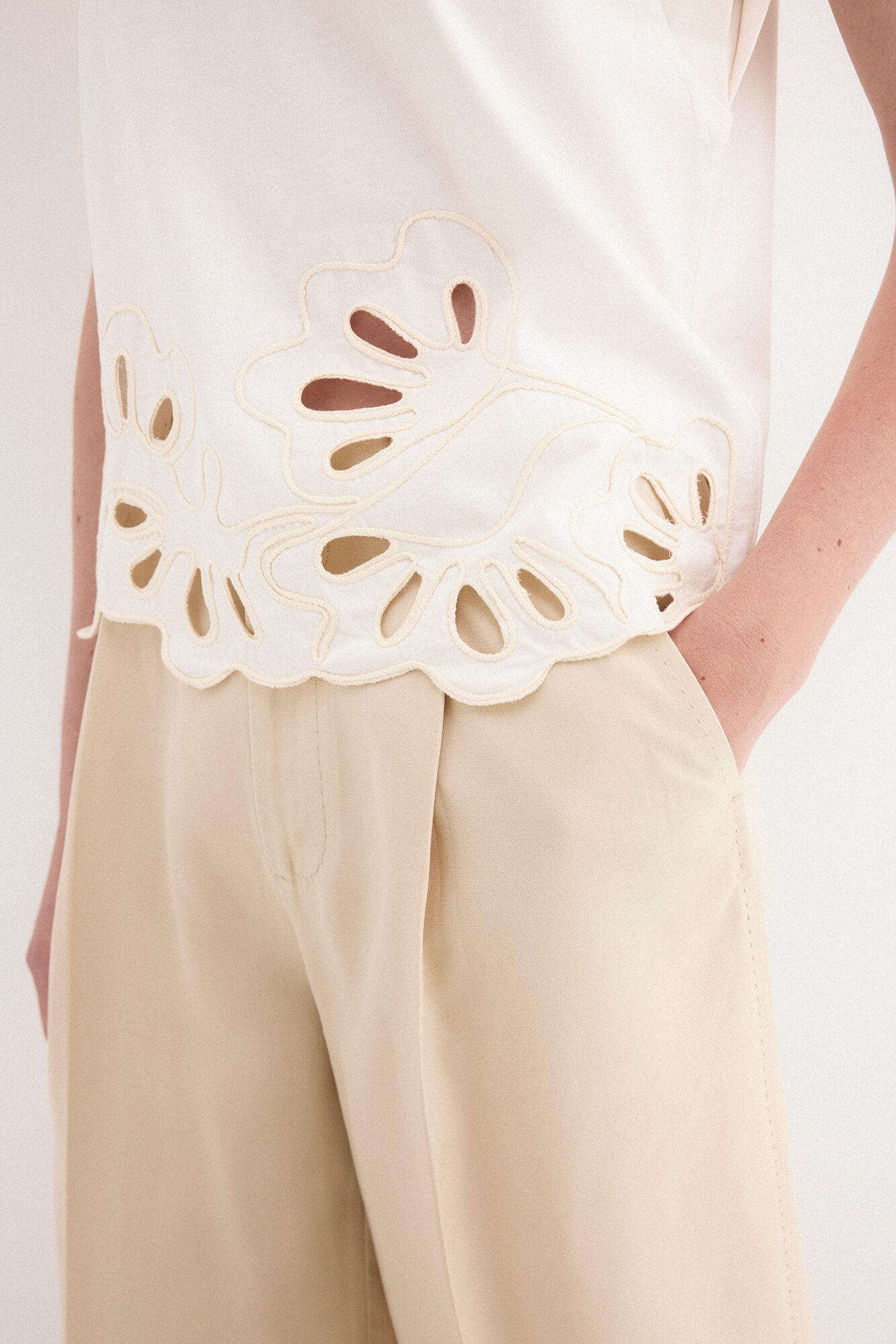 Pedro del Hierro Openwork embroidered hem T-shirt