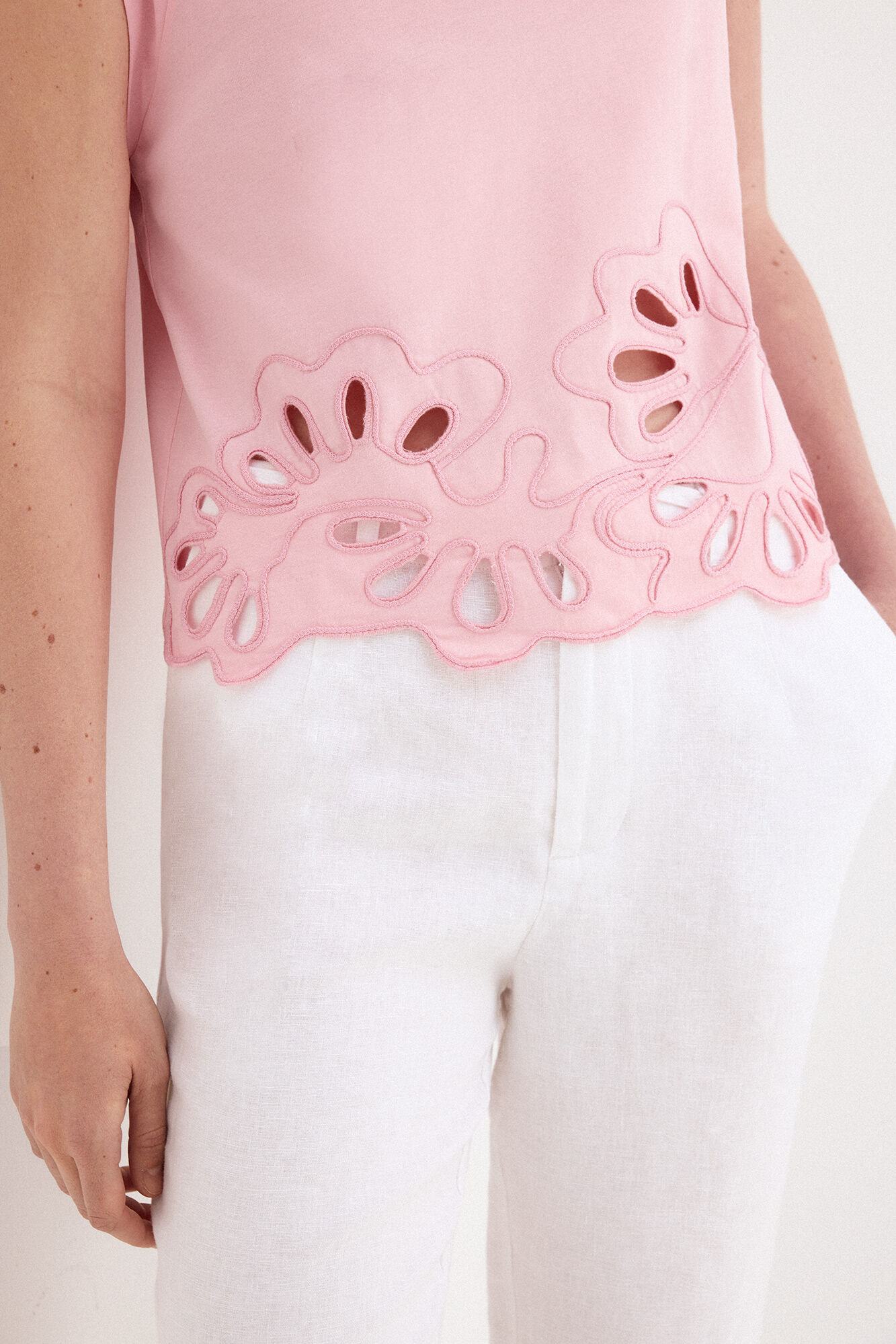 Pedro del Hierro Openwork embroidered hem T-shirt