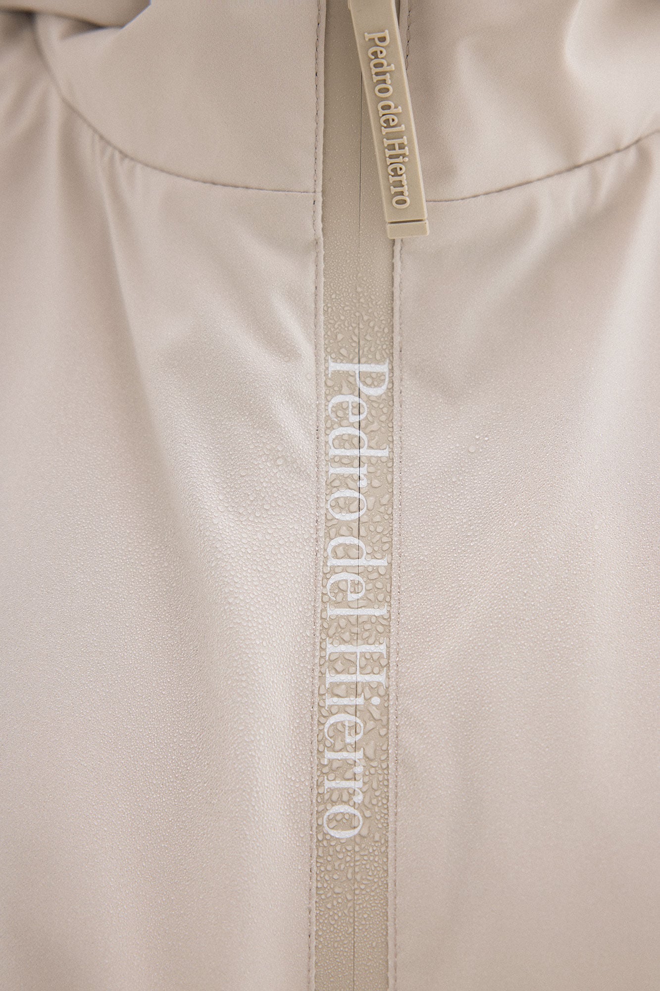 Pedro del Hierro Technical lightweight hooded jacket Beige