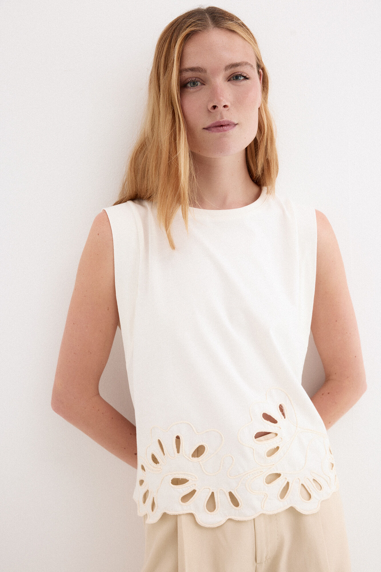 Pedro del Hierro Openwork embroidered hem T-shirt