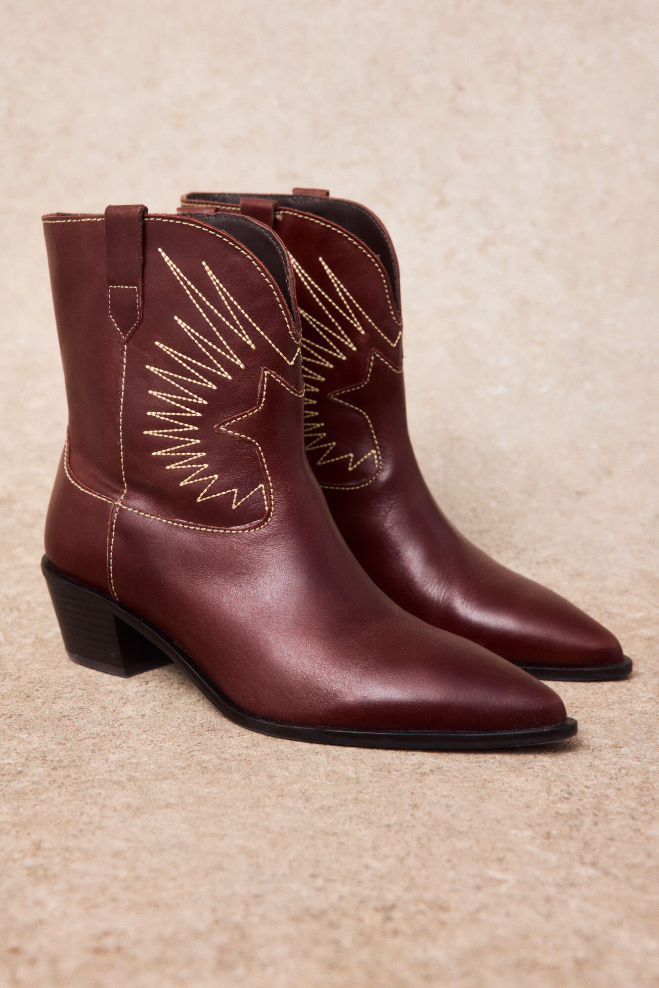 Slowlove Leather ankle boot with topstitching