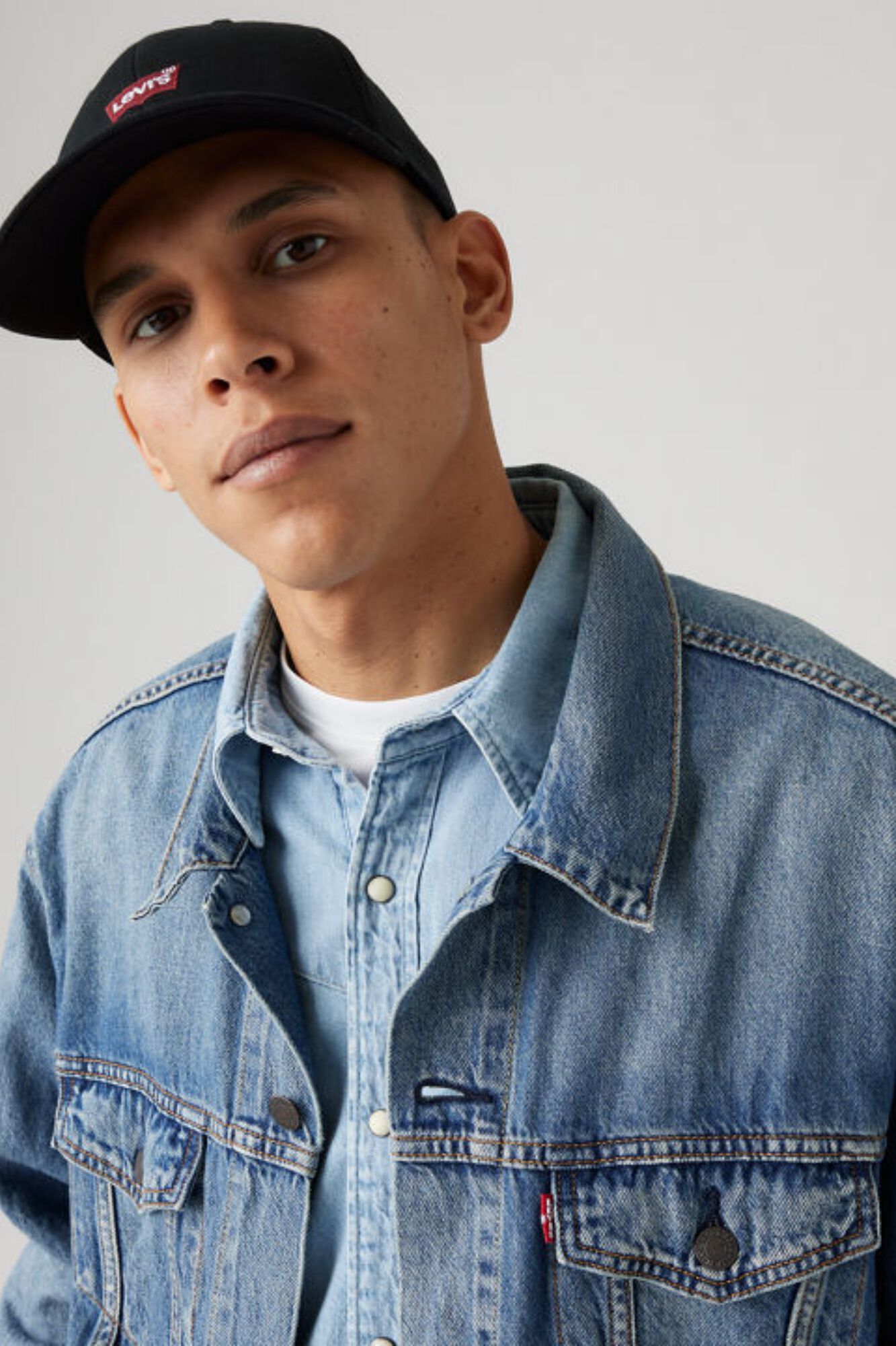 Levi's Bon&eacute; de beisebol com logo preto