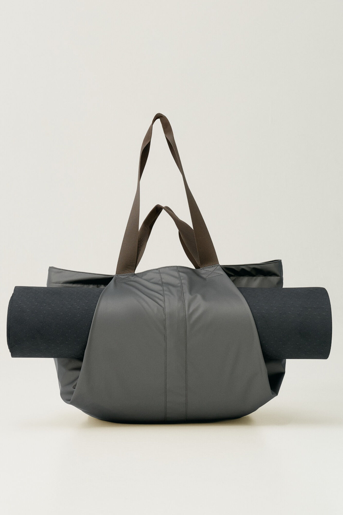 Born Living Yoga Bolso deportivo Raga caqui