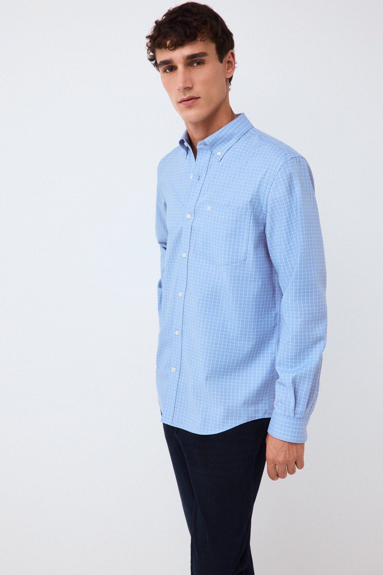 Conjunto de cal&ccedil;as e camisa